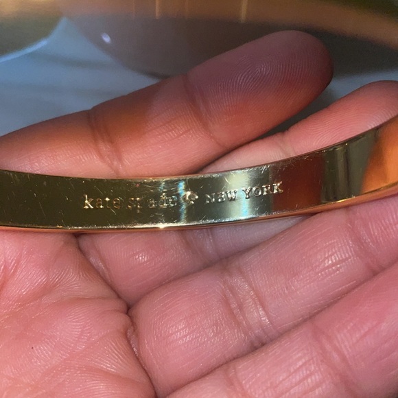 KATE SPADE NEW YORK Best Friend Idiom Bangle Bracelet in Gold - Picture 5 of 6